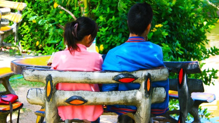 私の元ボーイフレンドがまだ私に感情を持っていることを示すサインとは？（３/８）の画像