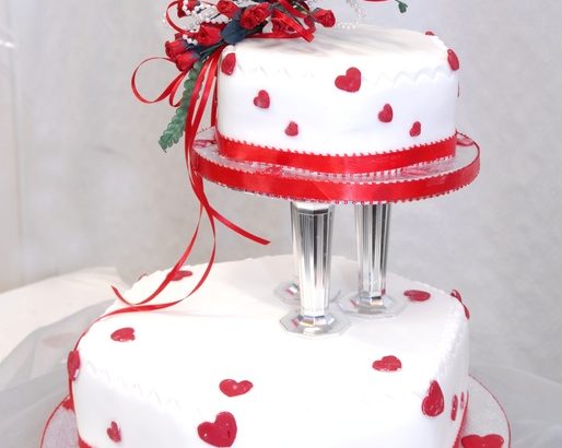 彼があなたにテキストメッセージを送っても、決してデートに誘わないのはこのためかも