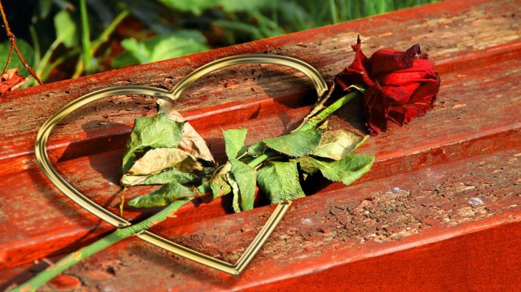 あなたが見ている男は、彼が言っているような男ではない7つのサイン？